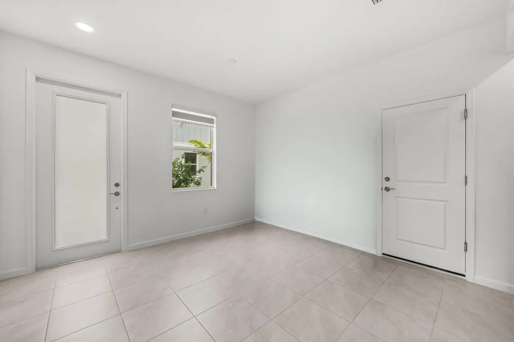 4440 Longwood Lake Square Westlake, FL 33470