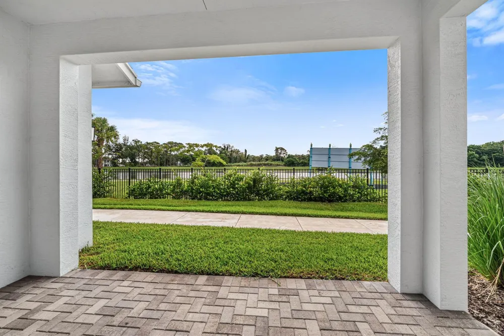 4440 Longwood Lake Square Westlake, FL 33470