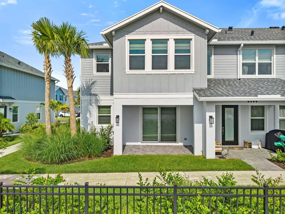 4440 Longwood Lake Square Westlake, FL 33470