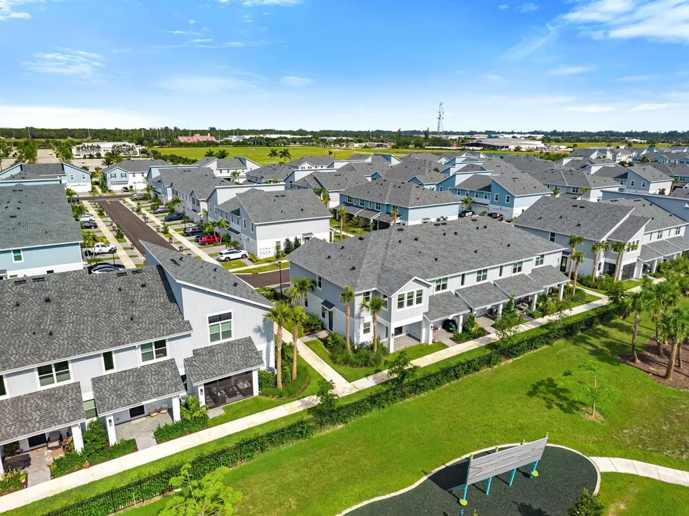 4440 Longwood Lake Square Westlake, FL 33470