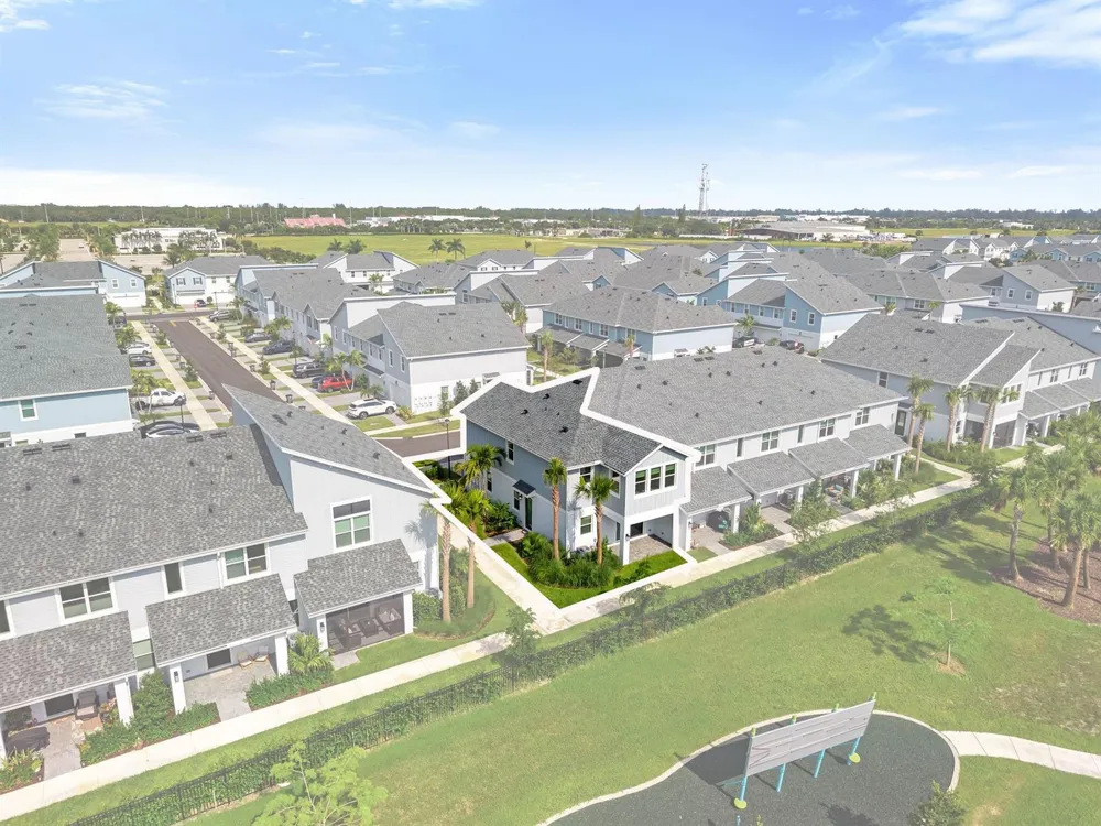 4440 Longwood Lake Square Westlake, FL 33470