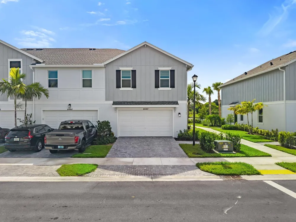 4440 Longwood Lake Square Westlake, FL 33470