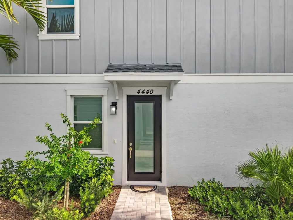 4440 Longwood Lake Square Westlake, FL 33470