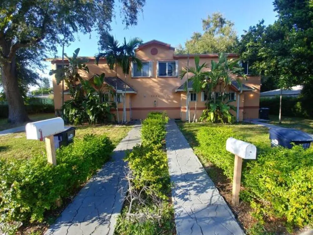 2261 NE 171ST STREET #4 North Miami Beach, FL 33160