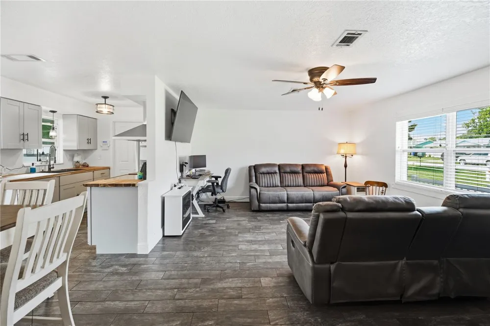 407 TENNESSEE AVENUE St Cloud, FL 34769