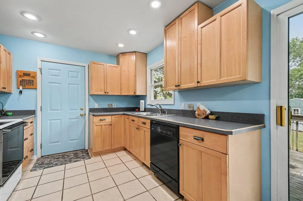 8364 Atlanta Drive NE Rockford, MI 49341