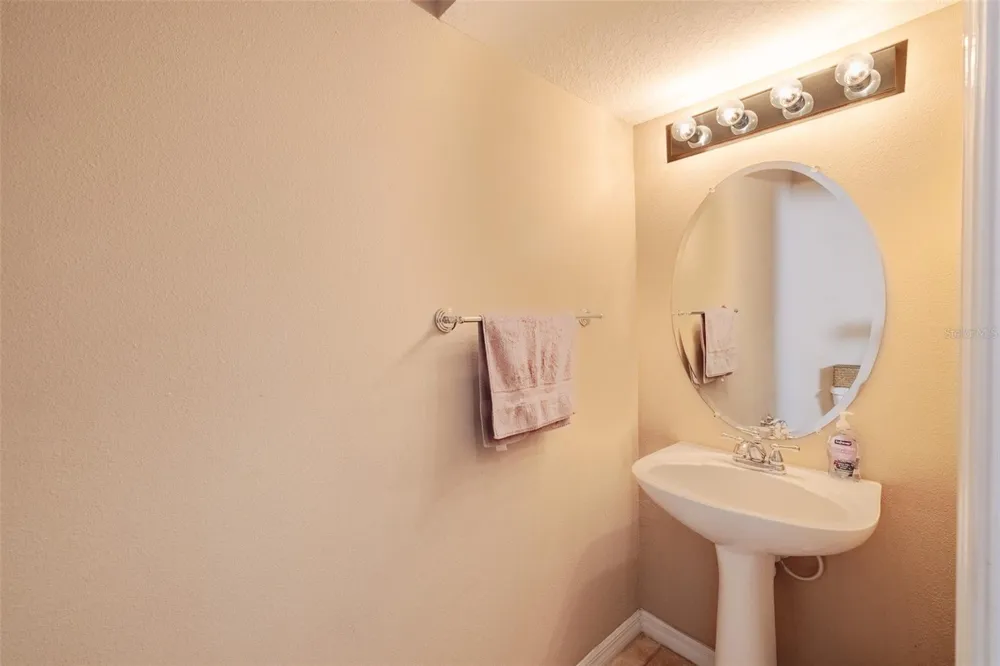 6717 EAGLE FEATHER DRIVE Riverview, FL 33578