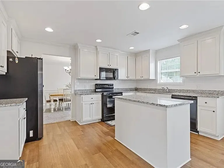 796 Pinnacle DR Winder, GA 30680