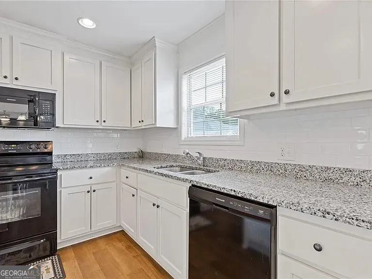 796 Pinnacle DR Winder, GA 30680