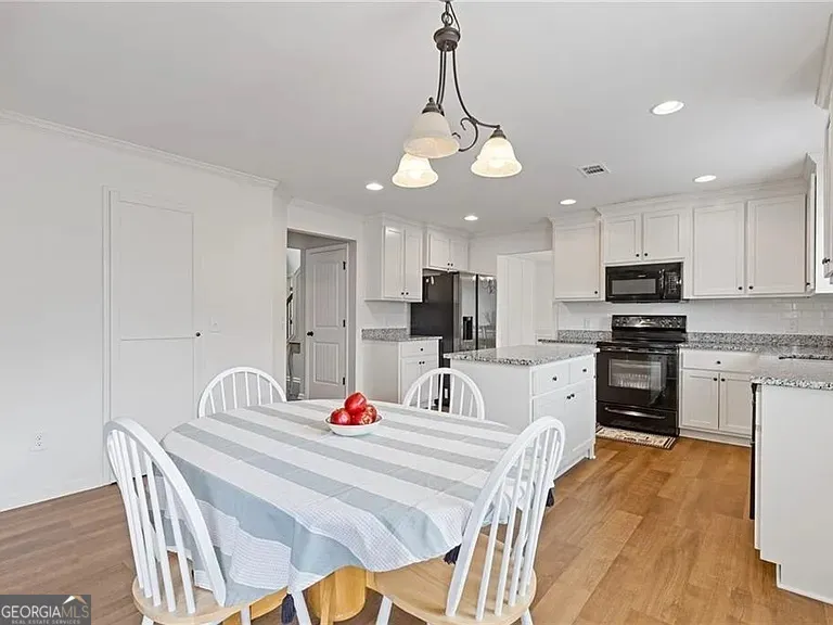 796 Pinnacle DR Winder, GA 30680