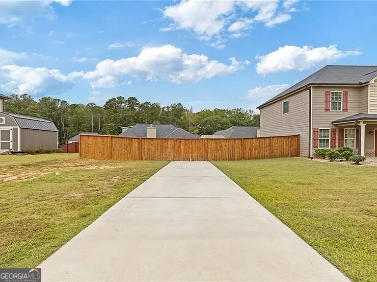 796 Pinnacle DR Winder, GA 30680