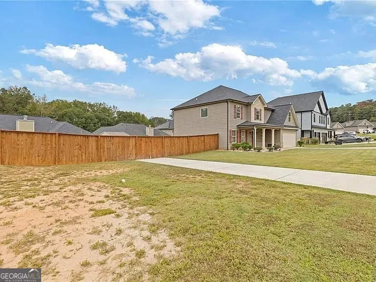 796 Pinnacle DR Winder, GA 30680