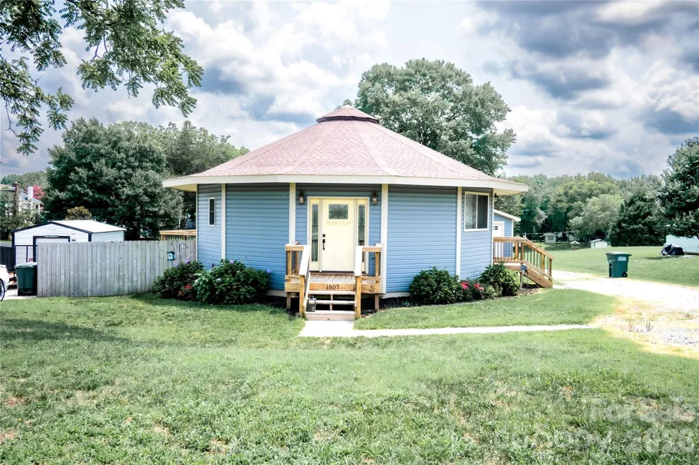 1807 Warren Avenue Gastonia, NC 28054