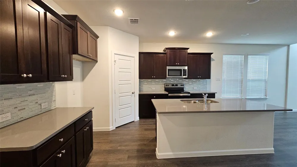 1215 Stagecoach Trail Justin, TX 76247