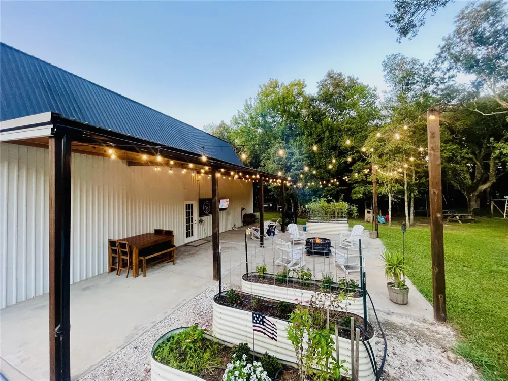 416 County Road 28 Angleton, TX 77515