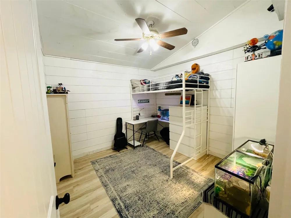 416 County Road 28 Angleton, TX 77515