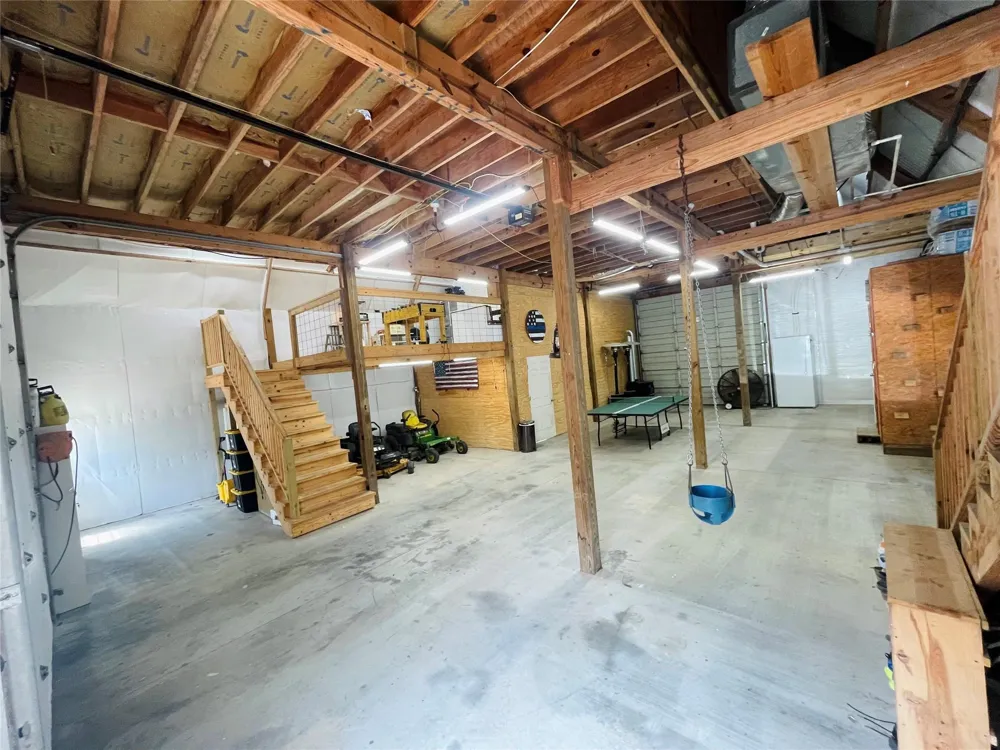 416 County Road 28 Angleton, TX 77515
