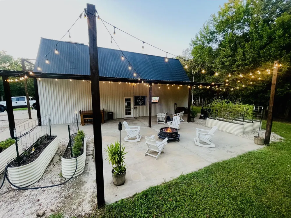 416 County Road 28 Angleton, TX 77515
