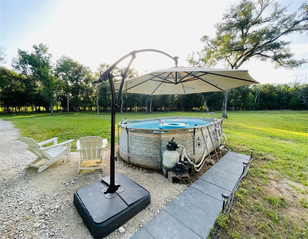 416 County Road 28 Angleton, TX 77515