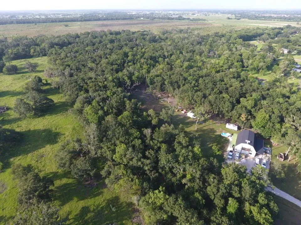 416 County Road 28 Angleton, TX 77515