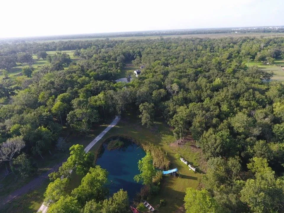 416 County Road 28 Angleton, TX 77515