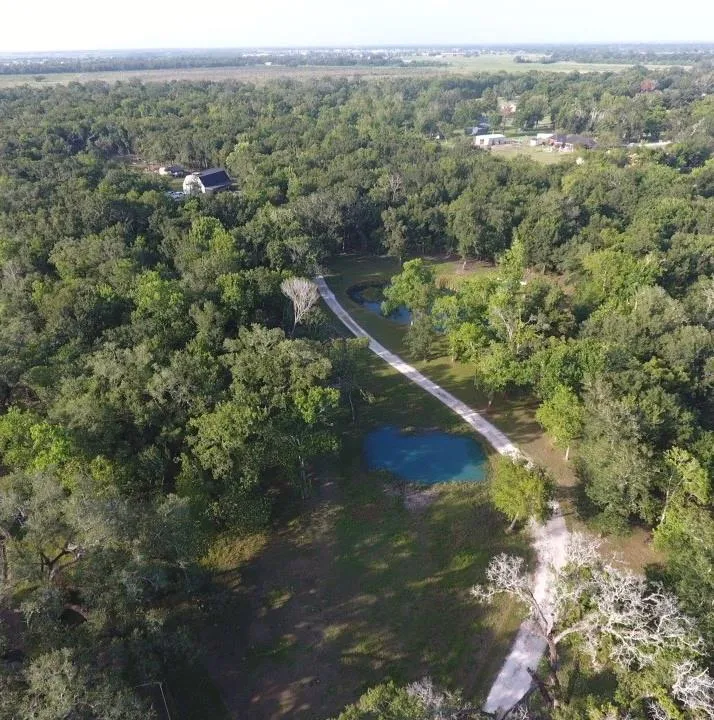 416 County Road 28 Angleton, TX 77515