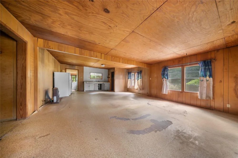 2631 County Road 443 Kirbyville, TX 75956