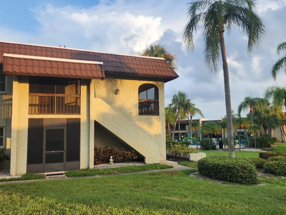 1003 S BAYSHORE BOULEVARD #202 Safety Harbor, FL 34695