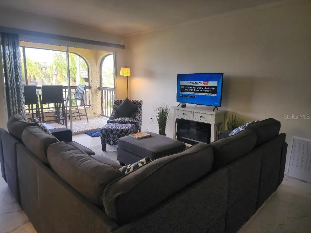 1003 S BAYSHORE BOULEVARD #202 Safety Harbor, FL 34695