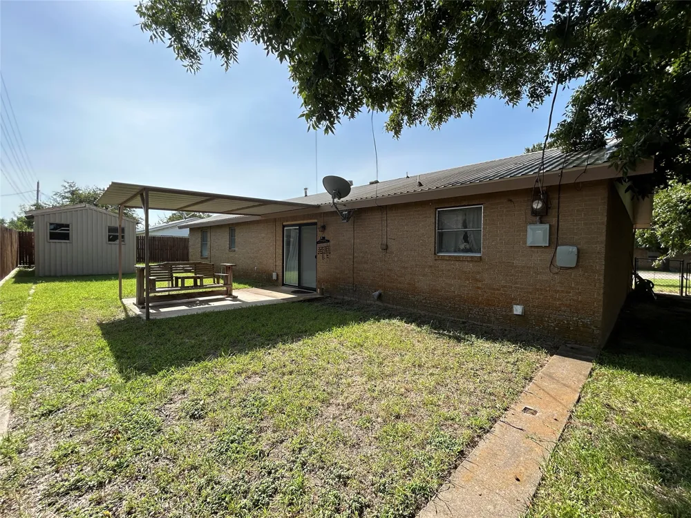 1810 Peach Goldthwaite, TX 76844