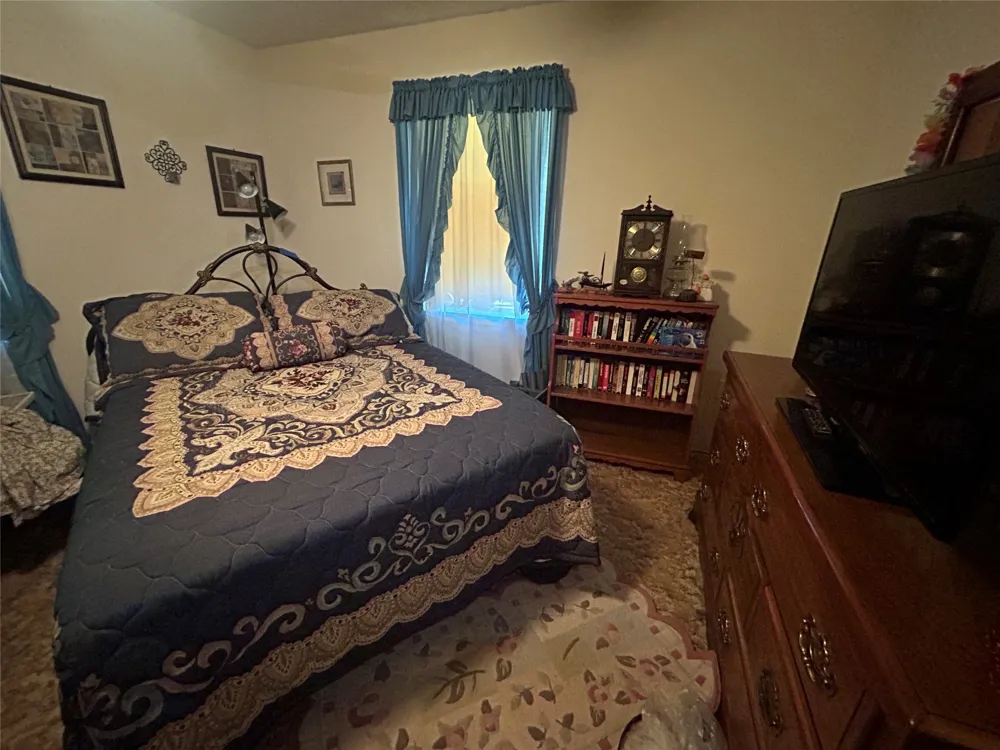 1810 Peach Goldthwaite, TX 76844