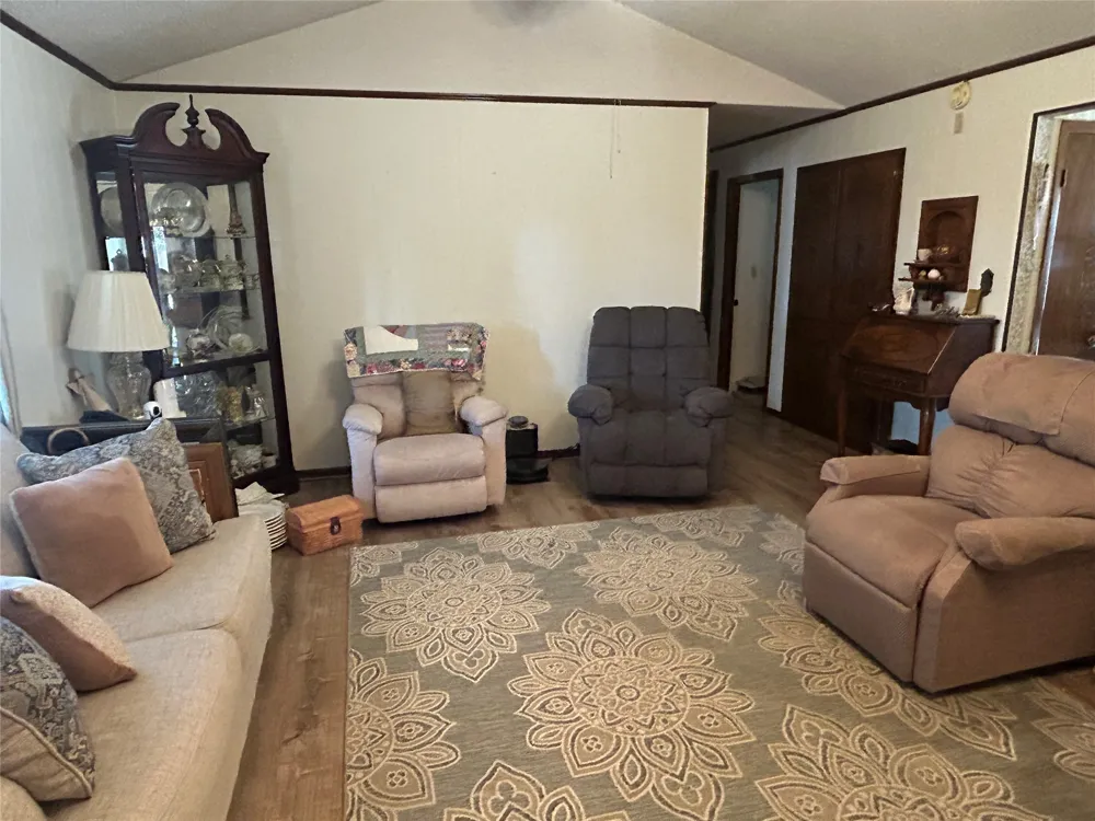1810 Peach Goldthwaite, TX 76844