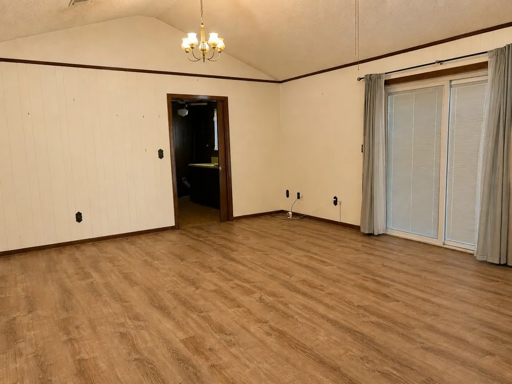 1810 Peach Goldthwaite, TX 76844