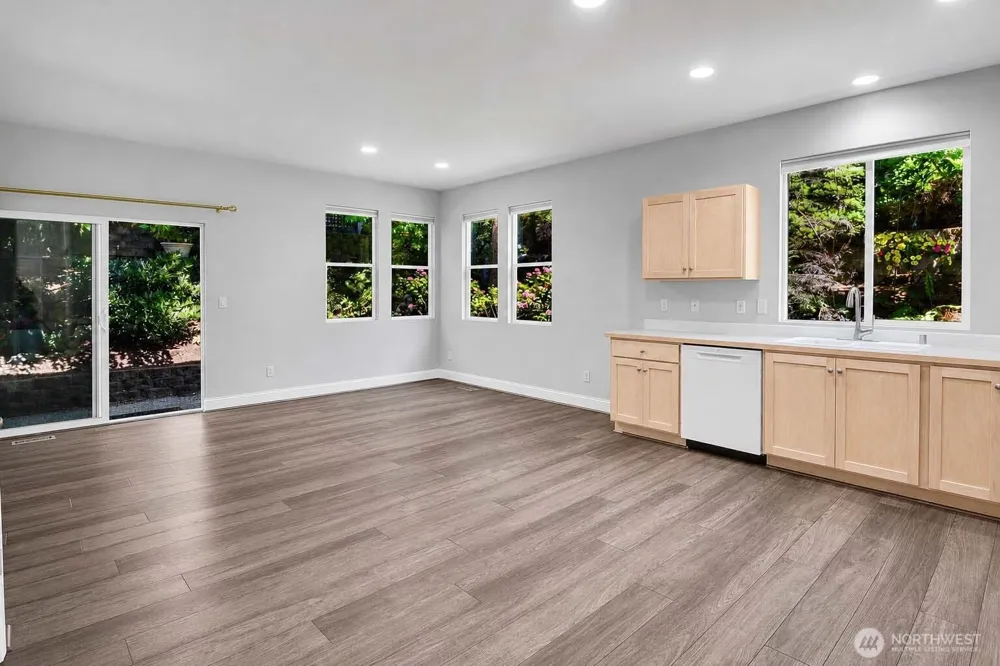6750 163rd Place SE #B Bellevue, WA 98006