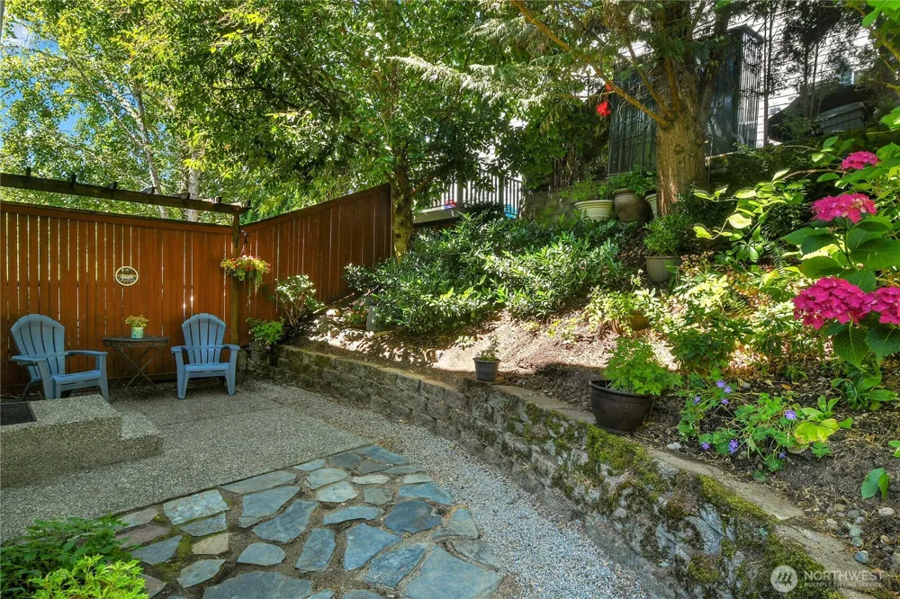 6750 163rd Place SE #B Bellevue, WA 98006