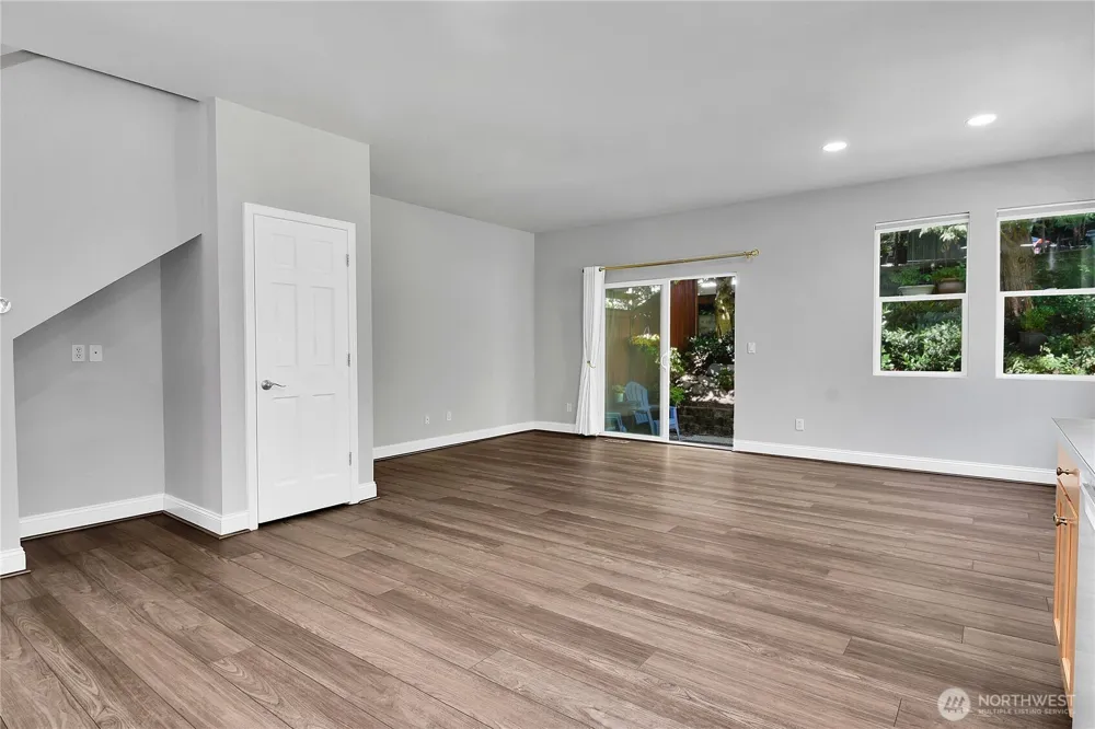 6750 163rd Place SE #B Bellevue, WA 98006