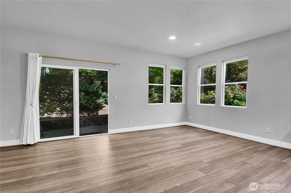 6750 163rd Place SE #B Bellevue, WA 98006