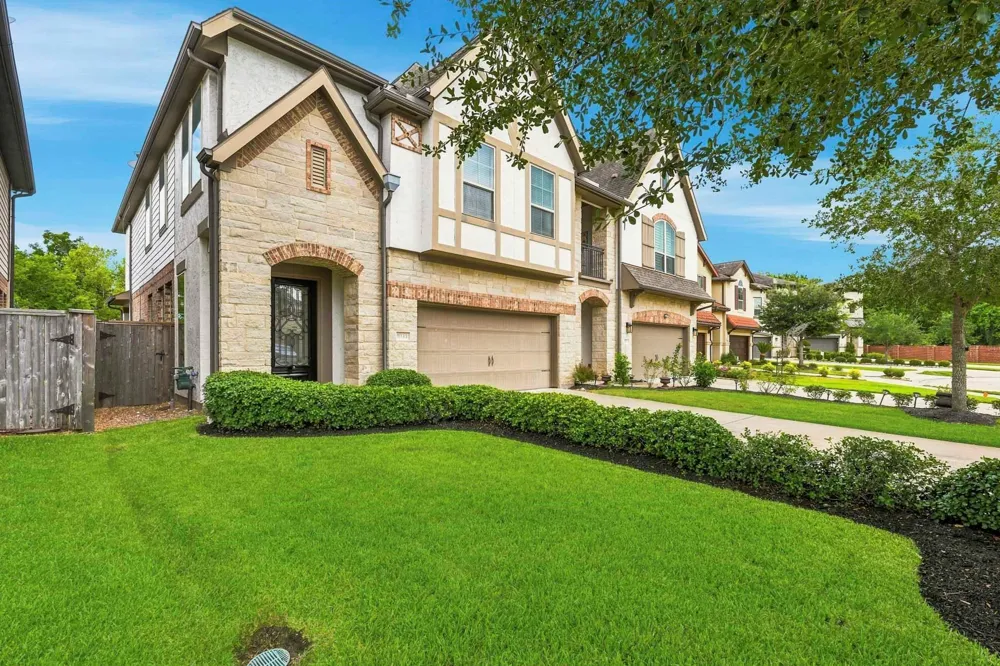 9527 Scanlan Heights Lane Missouri City, TX 77459