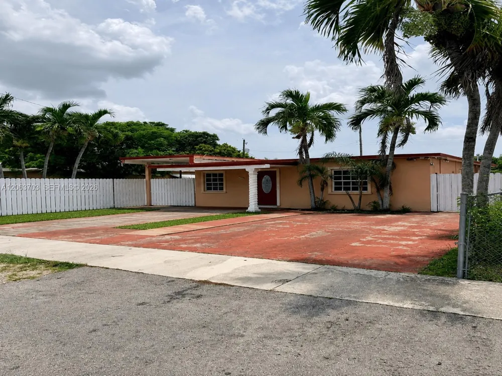 142 E 45th St Hialeah, FL 33013