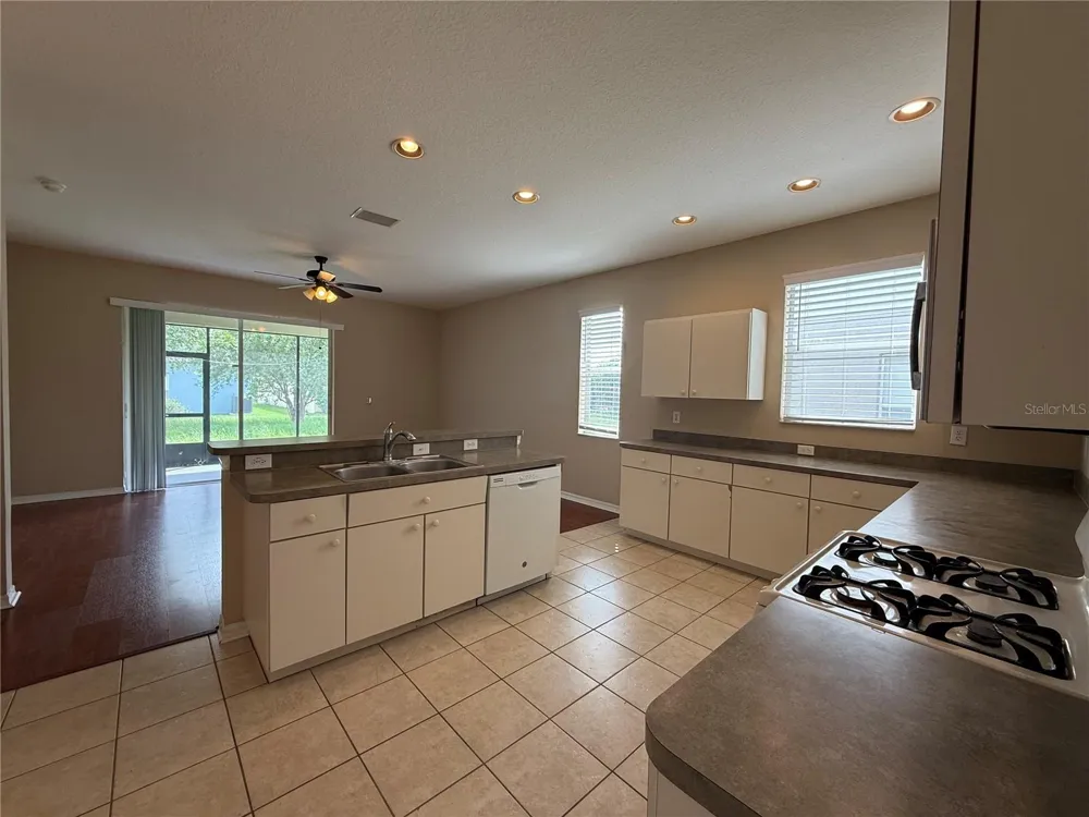6520 BRIDGECREST DRIVE Lithia, FL 33547