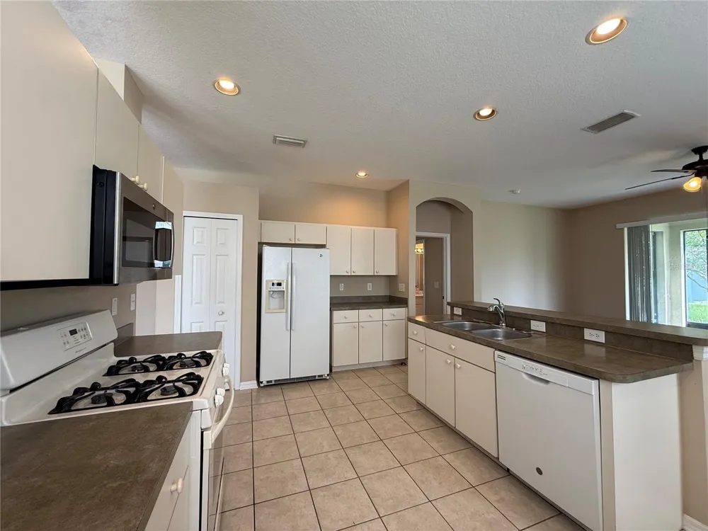 6520 BRIDGECREST DRIVE Lithia, FL 33547