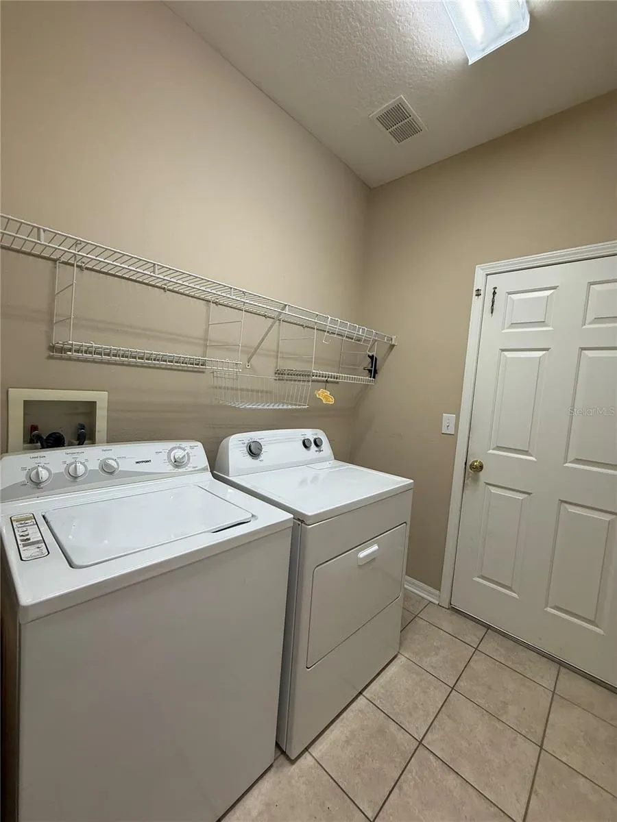 6520 BRIDGECREST DRIVE Lithia, FL 33547