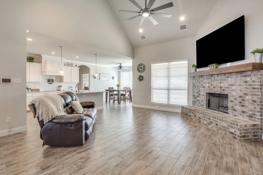 120 Saddle Ridge Drive Godley, TX 76044