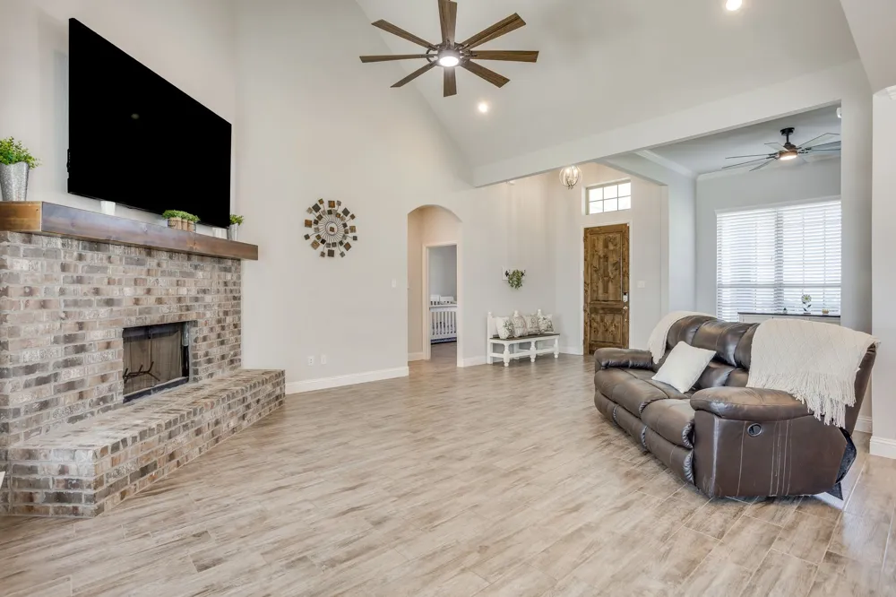120 Saddle Ridge Drive Godley, TX 76044