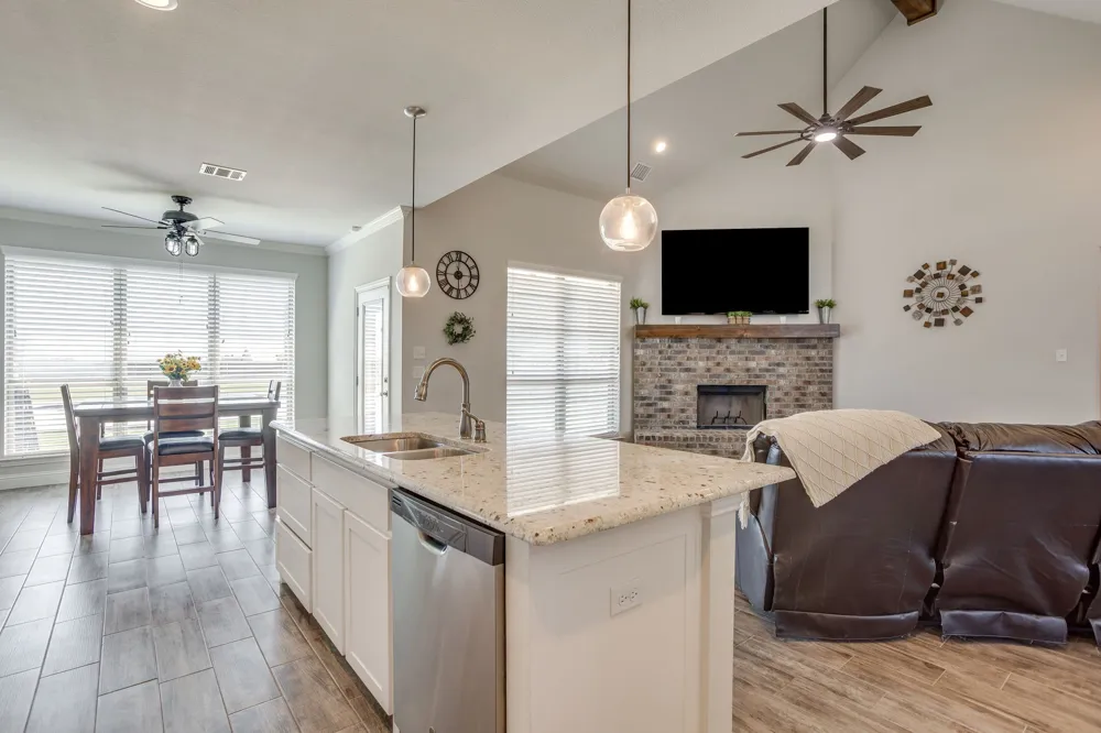 120 Saddle Ridge Drive Godley, TX 76044