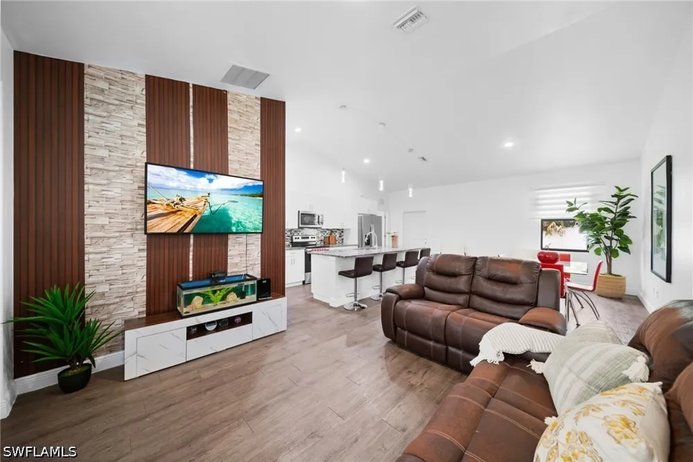 Hilton Circle Labelle, FL 33935