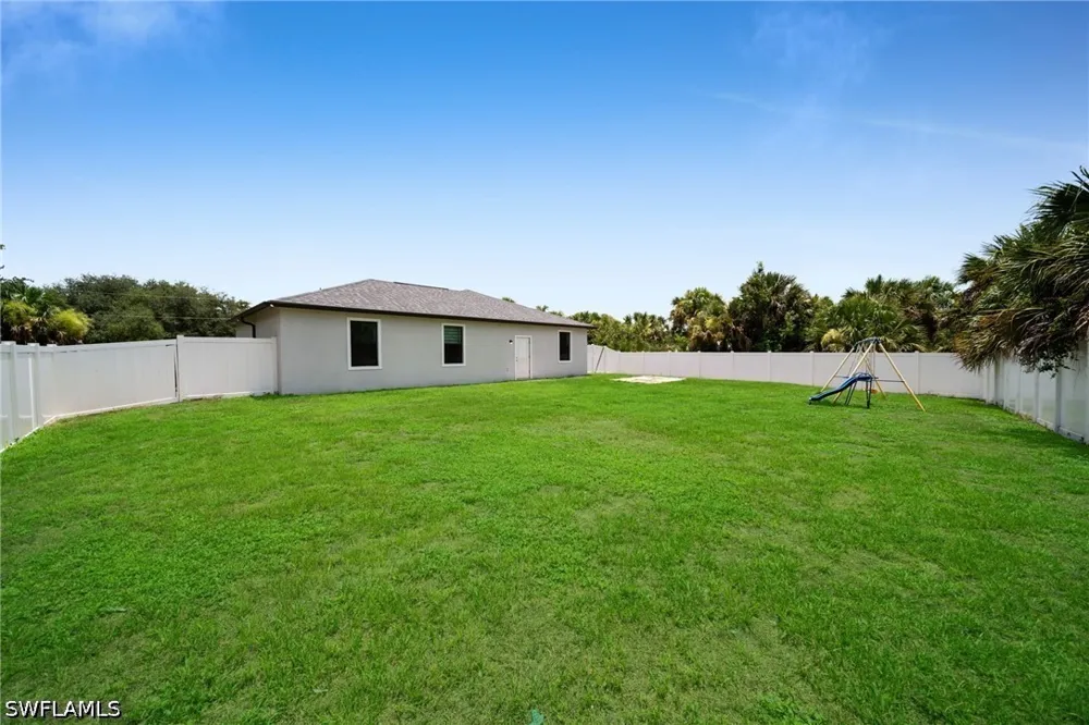 Hilton Circle Labelle, FL 33935