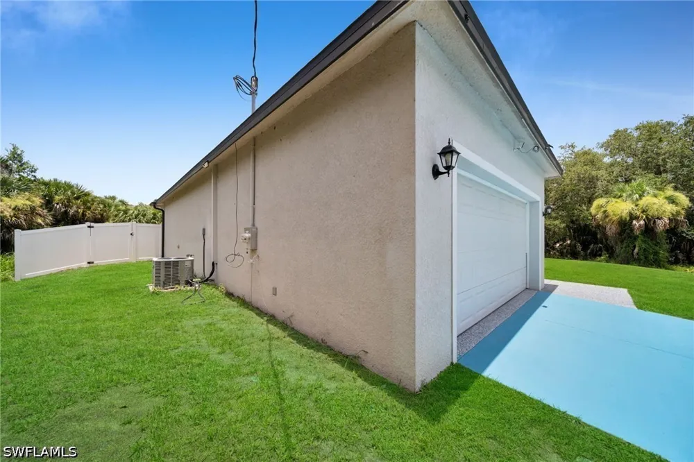 Hilton Circle Labelle, FL 33935