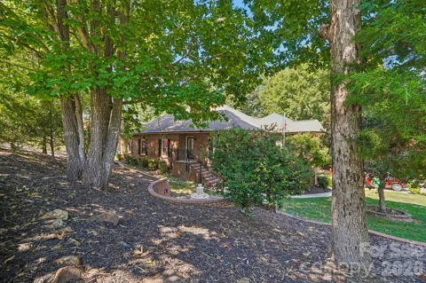 8463 Plantation Way