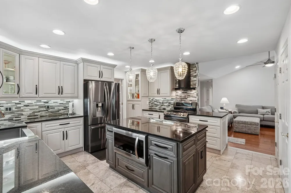 8463 Plantation Way Harrisburg, NC 28075